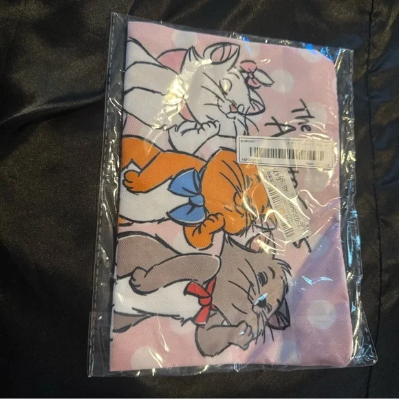 The Aristocats Makeup Bag - Picture 8 of 9